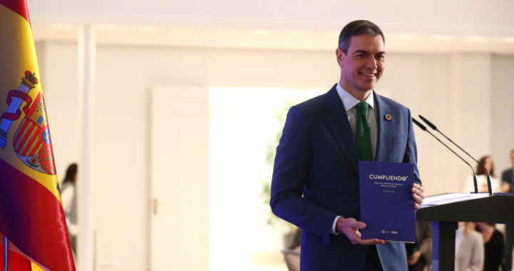 Pedro Sánchez confirma la extensión del gravamen a energéticas en 2025